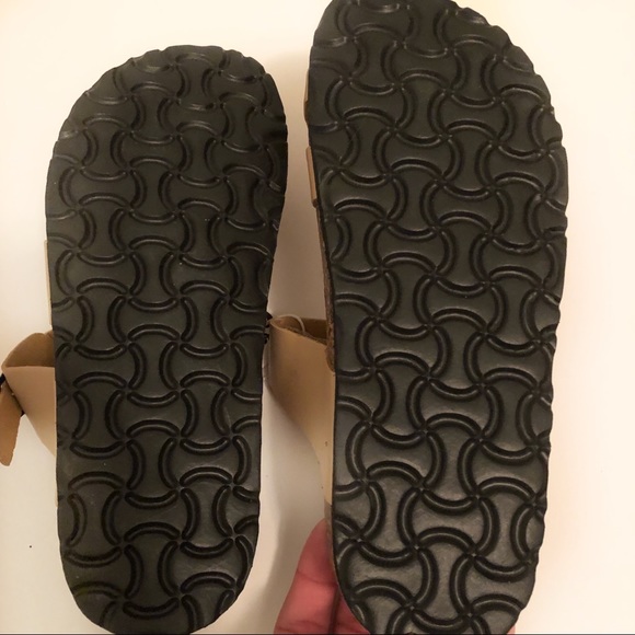 BNWT Tan Bobbie Brown Sandals - Picture 4 of 4